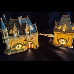 
Department 56 Disney Parks Village "Mickey's Christmas Carol" 10 Spires - $75