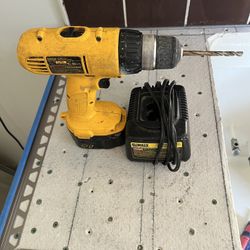 Dewalt Drill An Charger 