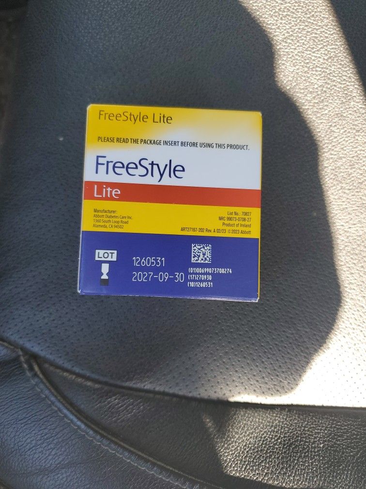 Freestyle 100 Court Test Strips. 