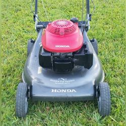 Honda Self Propelled Gas Lawn Mower $240 Firm