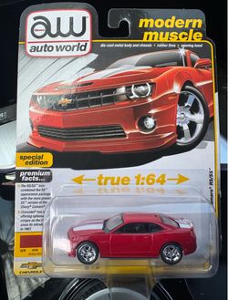 Auto World Chevy Camaro RS/SS 1:64 Die-Cast