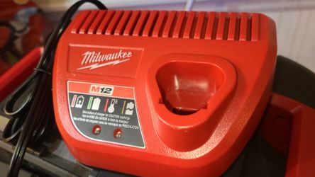 Milwaukee M12 Charger
