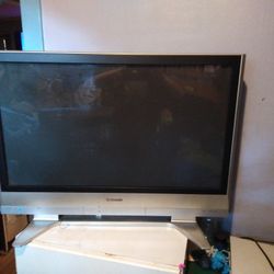 Panasonic Viera TH-42PX6U 42" Plasma Television,