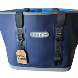 RTIC Large Tote Bag 
New With Tag  
All Purpose Beach & Boat Tote Bag 
Water Resistant
Puncture Proof 
Interior Zip Pocket 
Navy Blue 