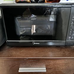 Slightly Used Countertop Microwave 