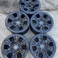 5 FORD BRONCO SASQUATCH 17” BEADLOCK WHEELS $850 CASH TOTAL‼️