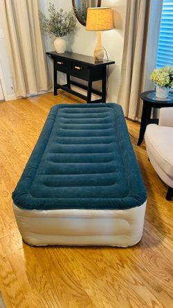 Vosser Self Inflating Air Mattress Brand New!!!
