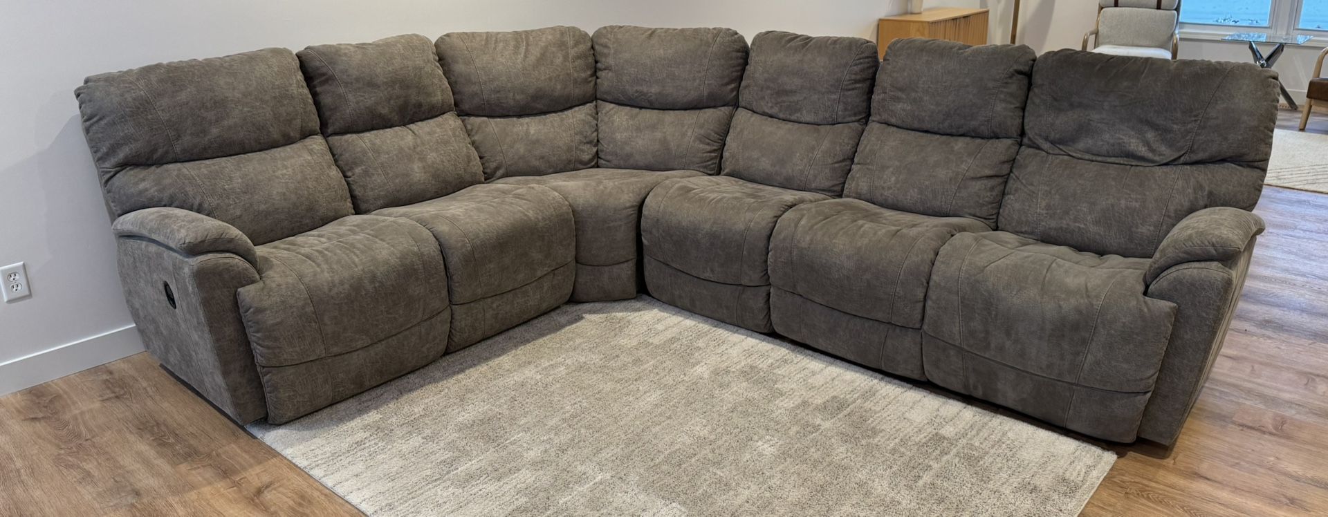 La-Z-Boy Sectional 