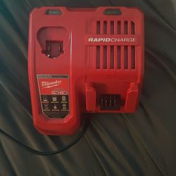 Ilwaukee M18 N M12 Rapid Charger 