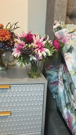 Fake Flowers Arrangement
