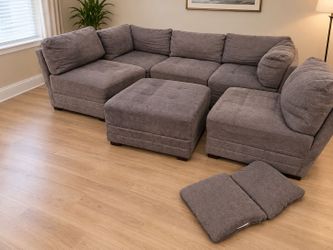 Free delivery nearby of sectional