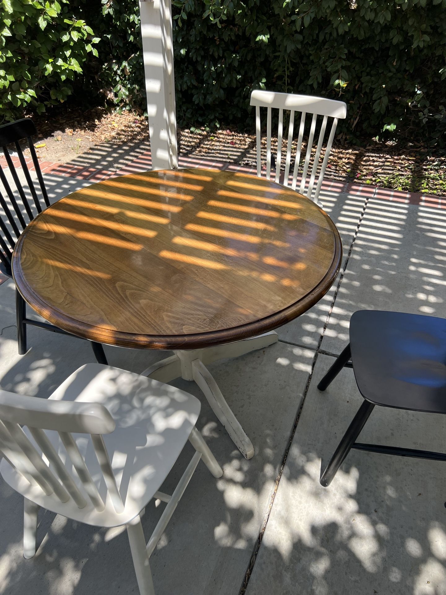 Round Antique Countrystyle Rustic Table Pottery Barn Style
