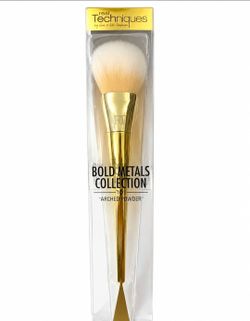 NEW Real Techniques Bold Metals Collection Arched Powder Brush – Sealed
