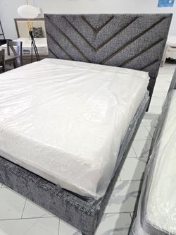 King Sizes bed with Mattress