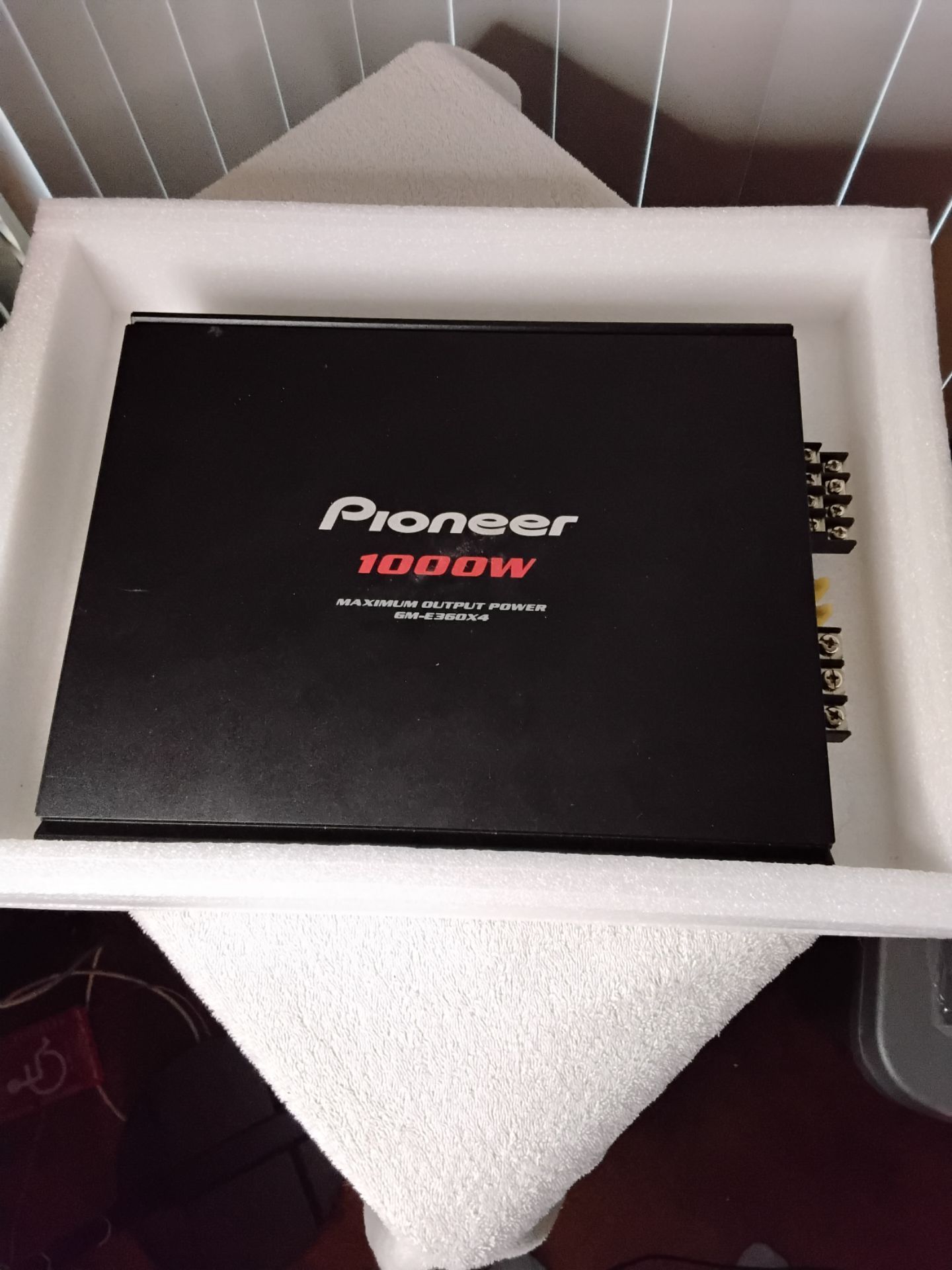 Pioneer amplifier 1000 watts (used 2 months)