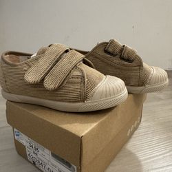 Never worn Toddler boy Pisamonas Size 23 - US 7