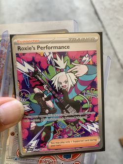 4 POKEMON Cards