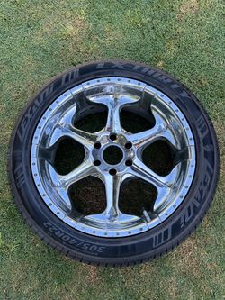 22" Chrome Wheel with Lexani LX-7 Tire 305/40R22
