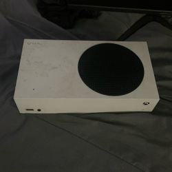 Xbox Series S 1Tb StorageWith gaming monitor 