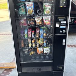 Snack machine with card reader for sale