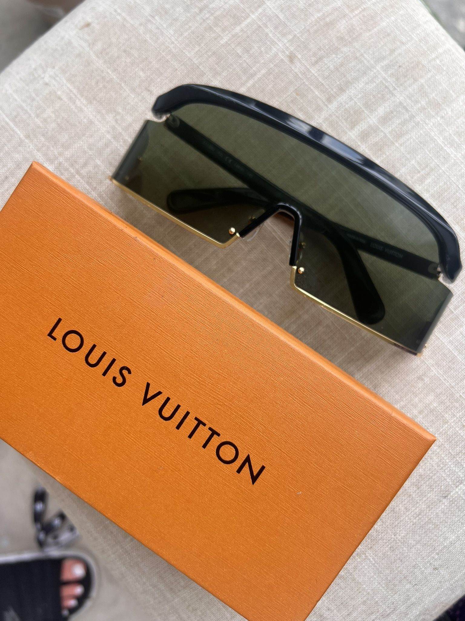 Louis Vuitton x Supreme Glasses Red Mask Sunglasses for Sale in Boca Raton,  FL - OfferUp