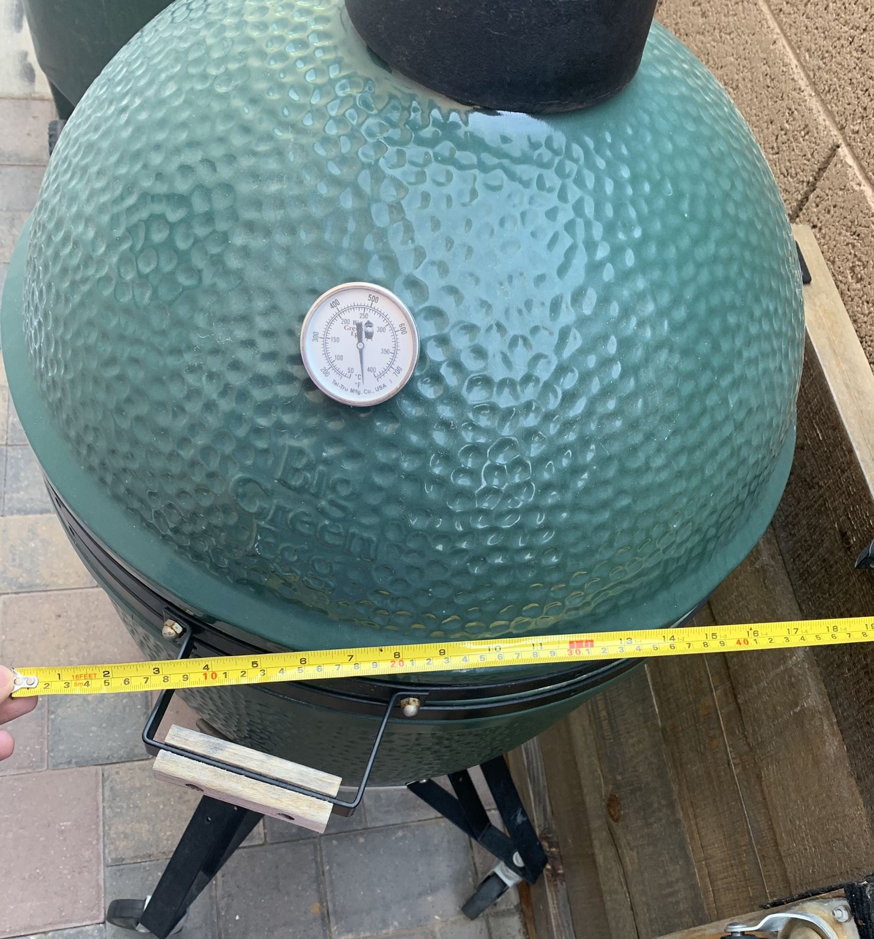 Large Green Egg Smoker / Grill for Sale in Phoenix, AZ OfferUp