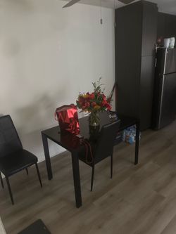 Dinner room table and 2 chairs