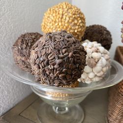 Decorative glass bowl and natural decor balls