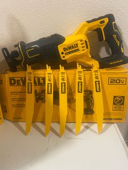 Dewalt atomic sawzall ( tool only ) 5 blades included