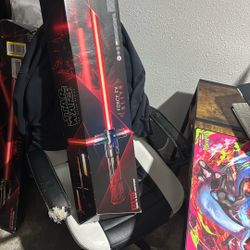 Star Wars The Black Series Supreme Leader Kylo Ren Force FX Elite Lightsaber 