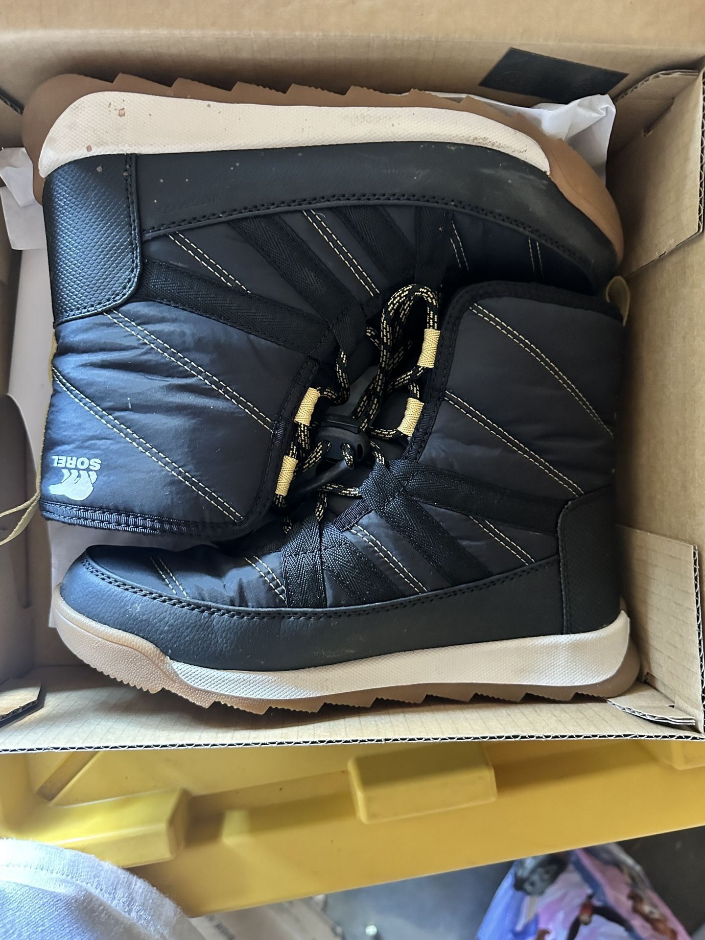 Kids Sorel Snow Boots Size 4