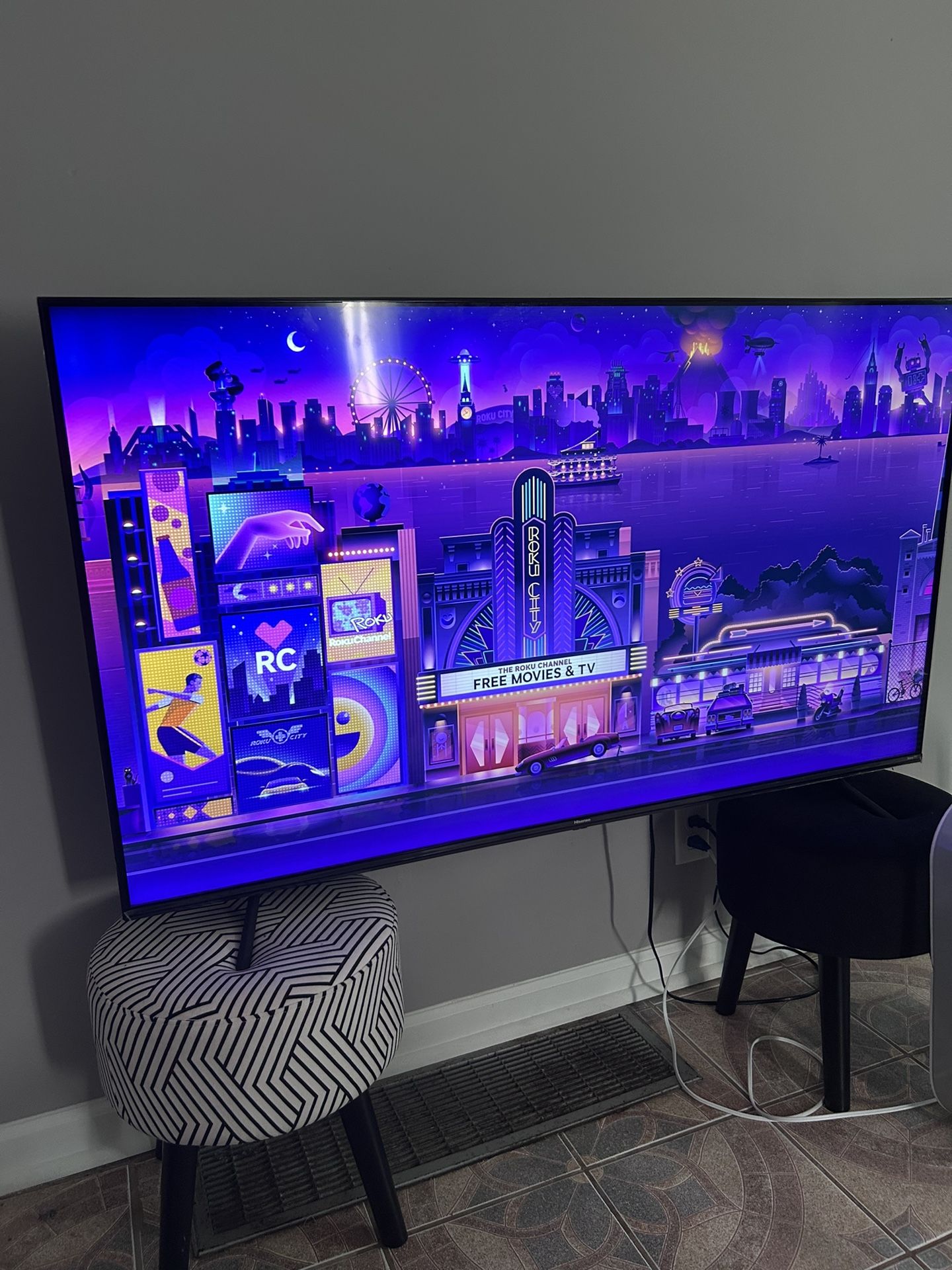 58 Inch Hisense UHD 4K Roku TV