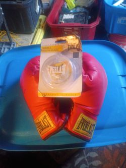 Everlast double mouth guard plus a pair of Everlast 9 oz boxing gloves will sell separately just read the description