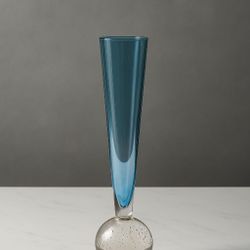 10" Blue Art Glass Bud Vase with Controlled Bubble Base – Murano Style Elegance

