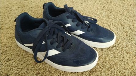 Cat & Jack Boys Sneakers Size 4