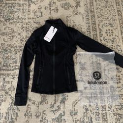 Black cat Lululemon Size 4