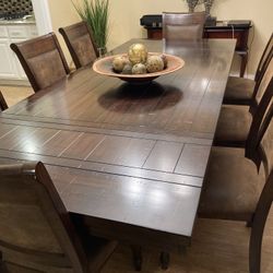 Dinning table with 8 chairs
