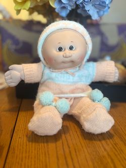 Vintage 1986 Cabbage Patch Kids BBB Bean Butt Baby Bald Blue Eyes Red Signature Coleco Original Knit Pom-Pom Outfit