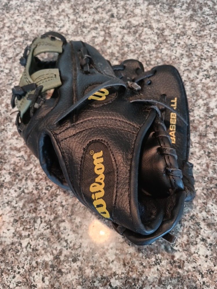 Wilson Baseball Glove