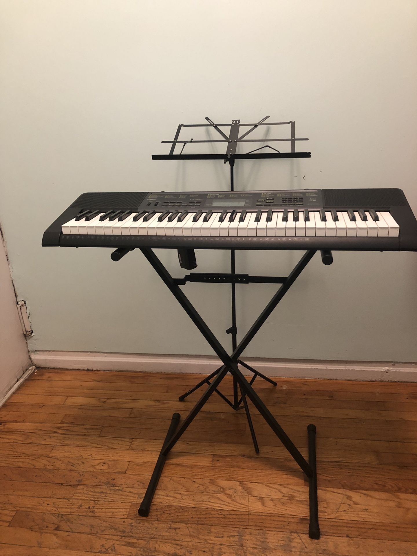 Casio keyboard CTK-2080 with stand