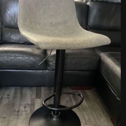 single ( only 1 ) Bar Stools & Counter Stools selling this brand new chair less than half only $60  