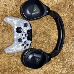 Like New Headphones And Wired Controller Both Turtle Beach 