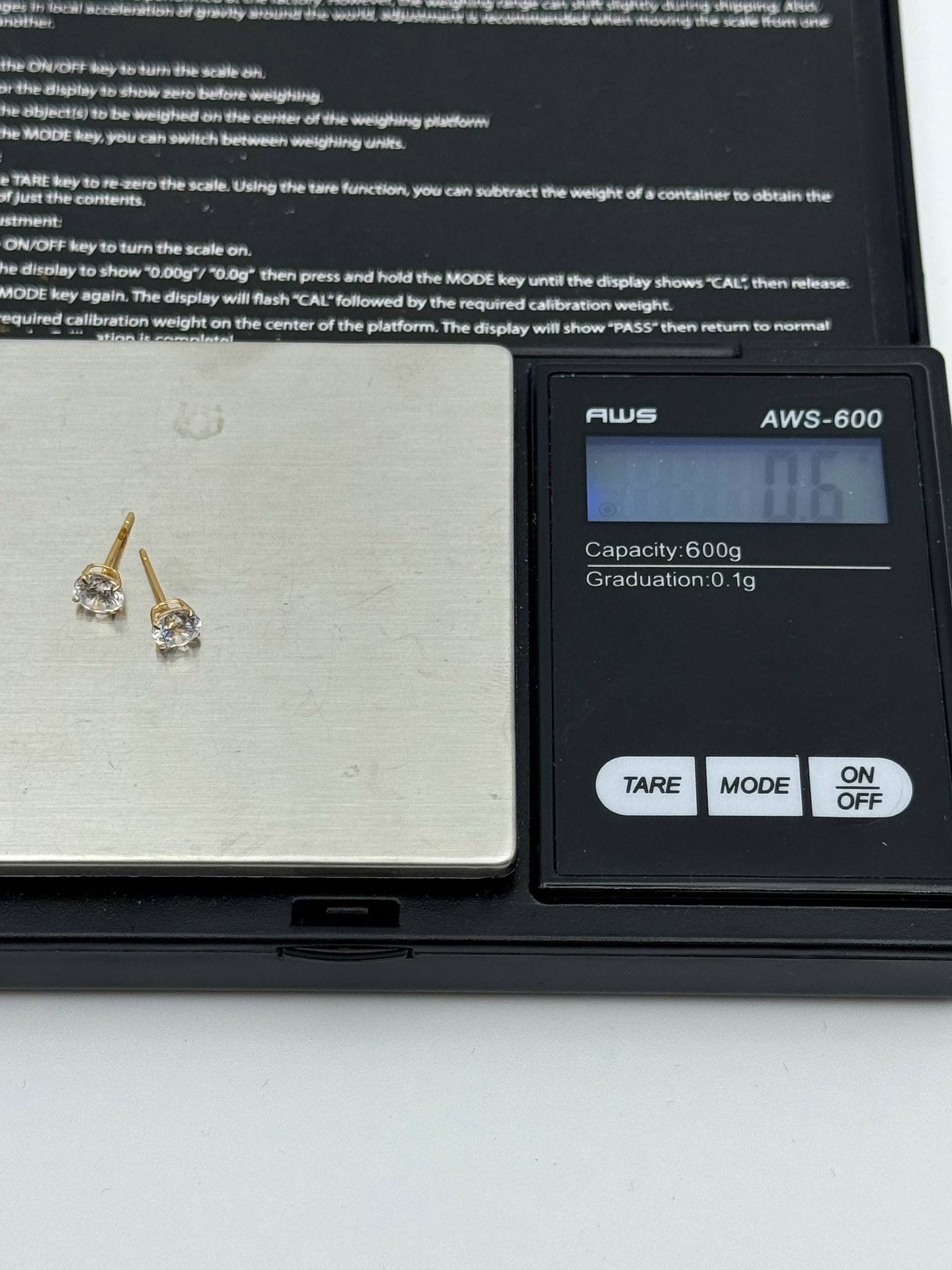 14k yellow gold 1CTW CZ stone studs earrings