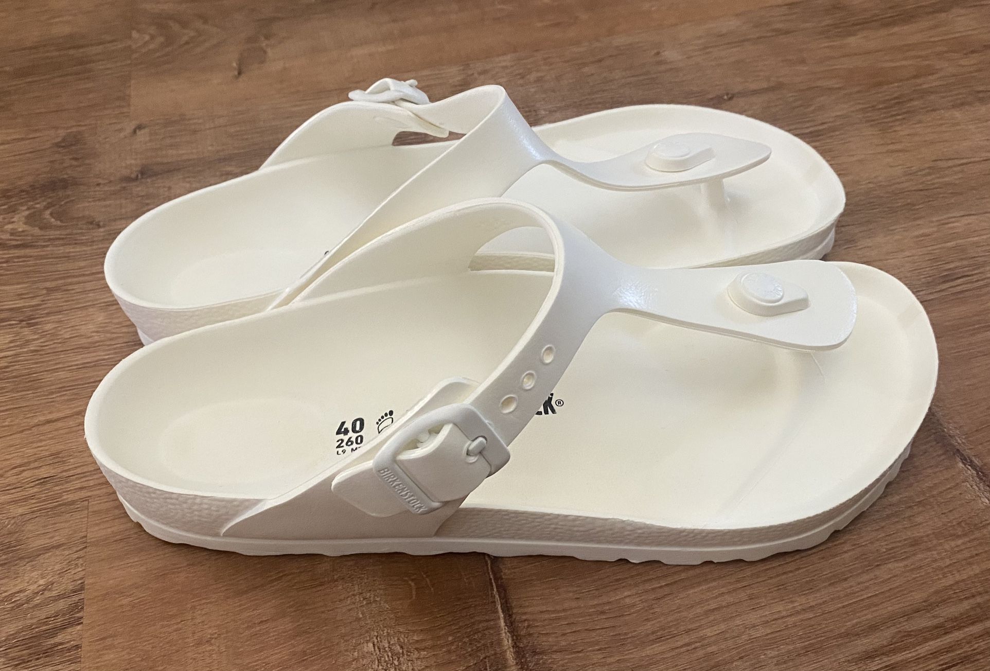 Birkenstock Gizeh Essentials. Size 9 W/ 7 M