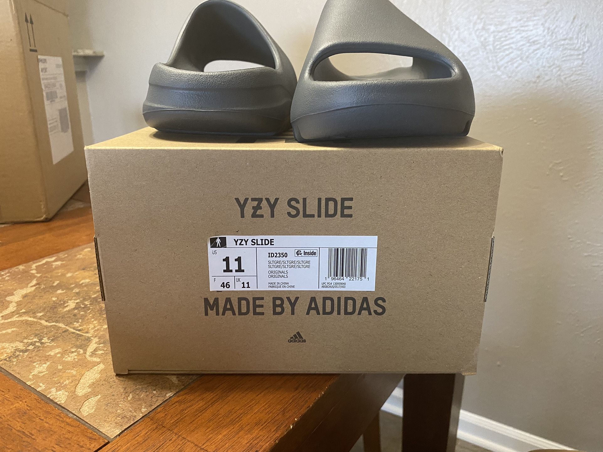 Yezzy Slides