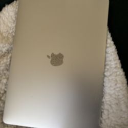 Mac Book Pro 2020 Used