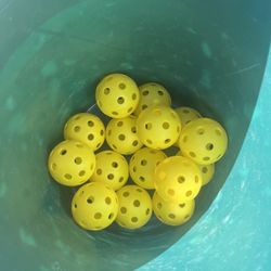 Wiffle Balls 