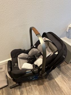 Nuna Pipa RX With Base