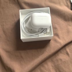 Apple AirPods Pro (2nd Generation, USB-C) – Like New
