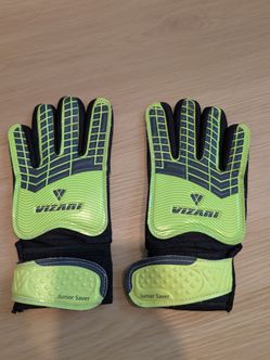 Junior Soccer Gloves size 4 (age 7 -10)